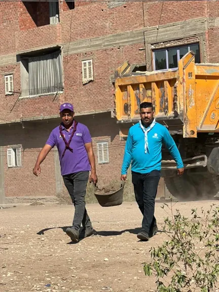 جانب من متابعه 