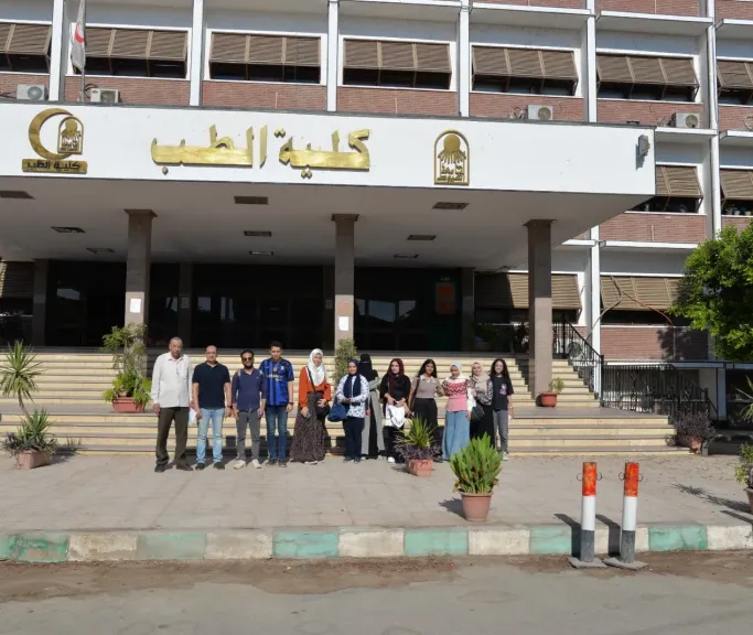 جانب من متابعه 