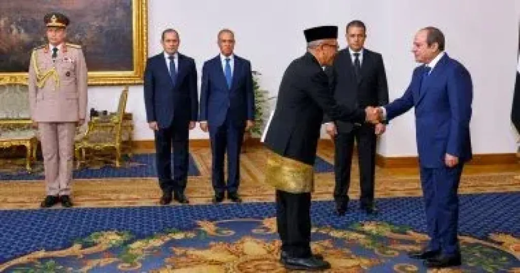 سفير إندونيسيا يقدم أوراق اعتماده للرئيس السيسى