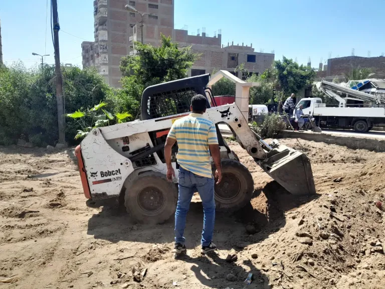 جانب من متابعه 