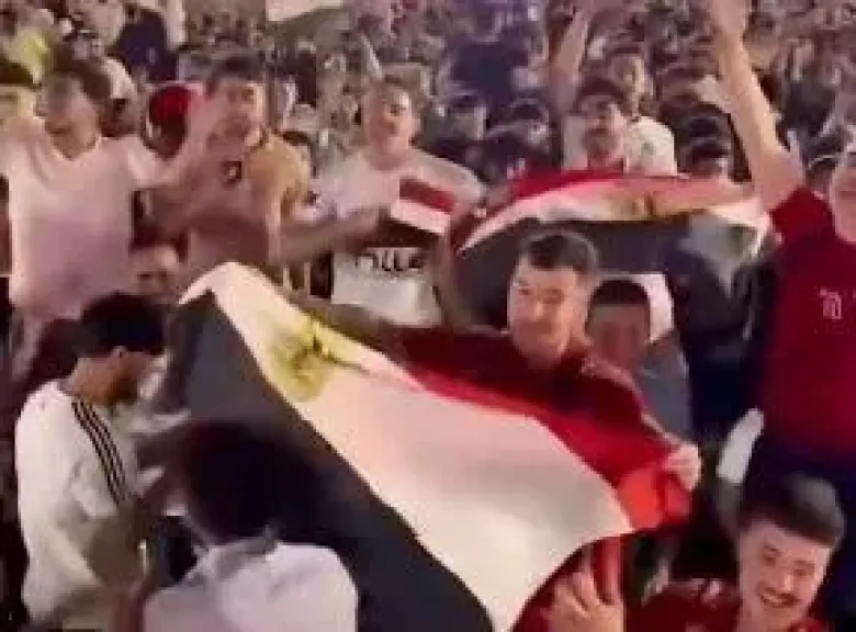 هتافات تدوي في العاصمة السورية دمشق فور إعلان فوز المنتخب المصري
