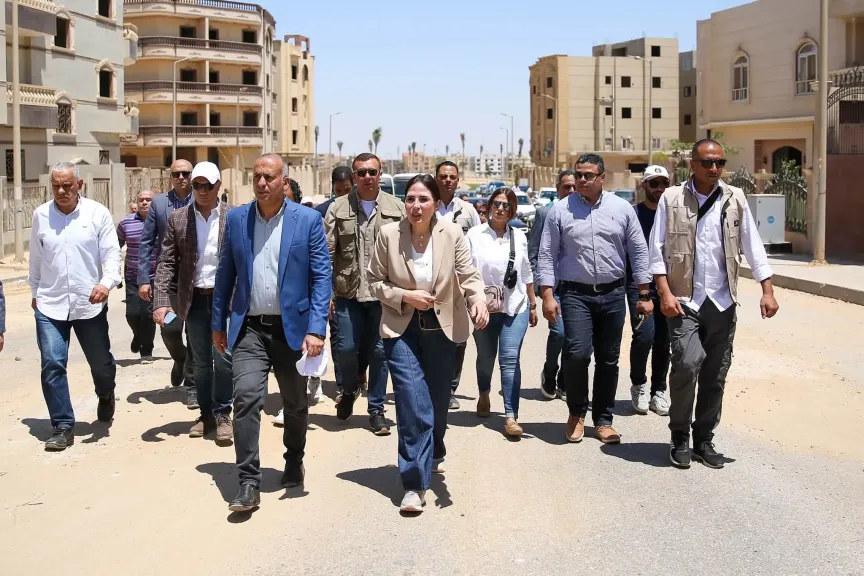 جانب من جولة وزيرة الاسكان