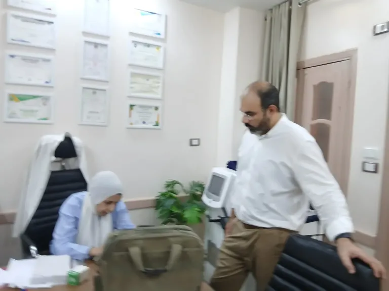 جانب من متابعه 