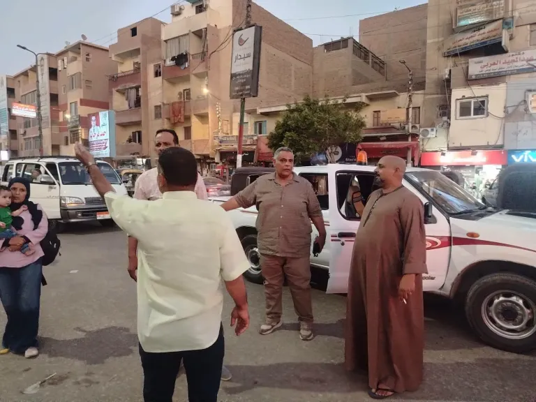 جانب من متابعه 