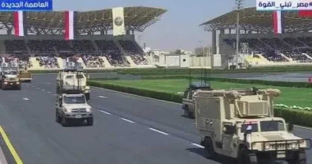 استعراض معدات ومركبات متخصصة