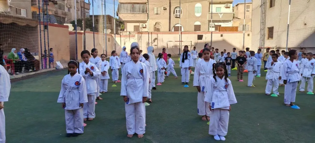 جانب من متابعه 