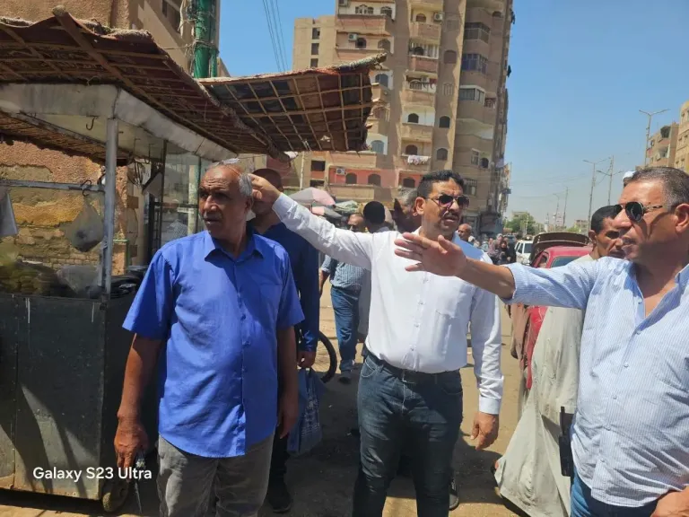 جانب من متابعه 