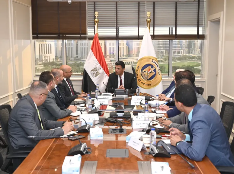 وزير الصناعة يبحث مع شركة «ABB مصر» خطط التوسع في مصر خلال الفترة المقبلة 