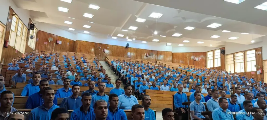 جانب من متابعه 