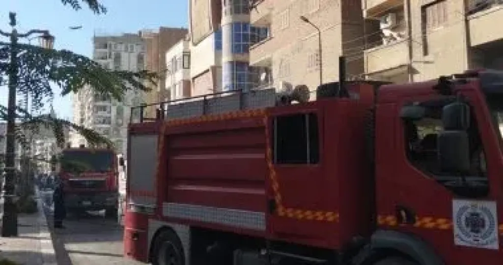 سيارات الإطفاء فى موقع الحريق