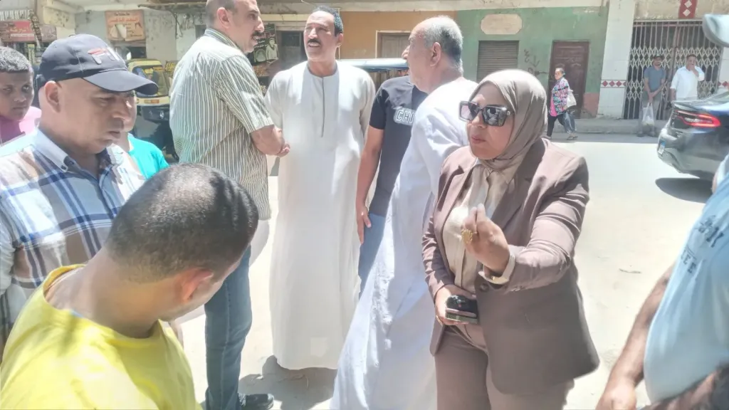 جانب من متابعه 
