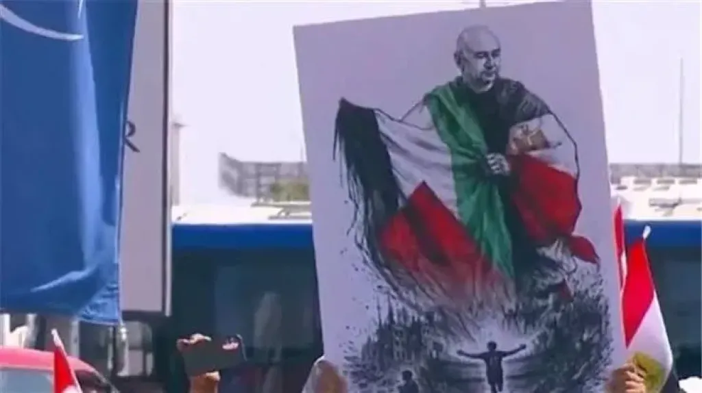 استقبال الجماهير لبعثة المنتخب