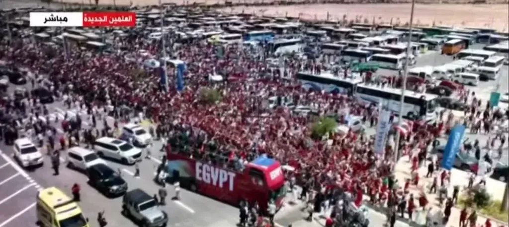 بعثة المنتخب الوطني في مطار العلمين