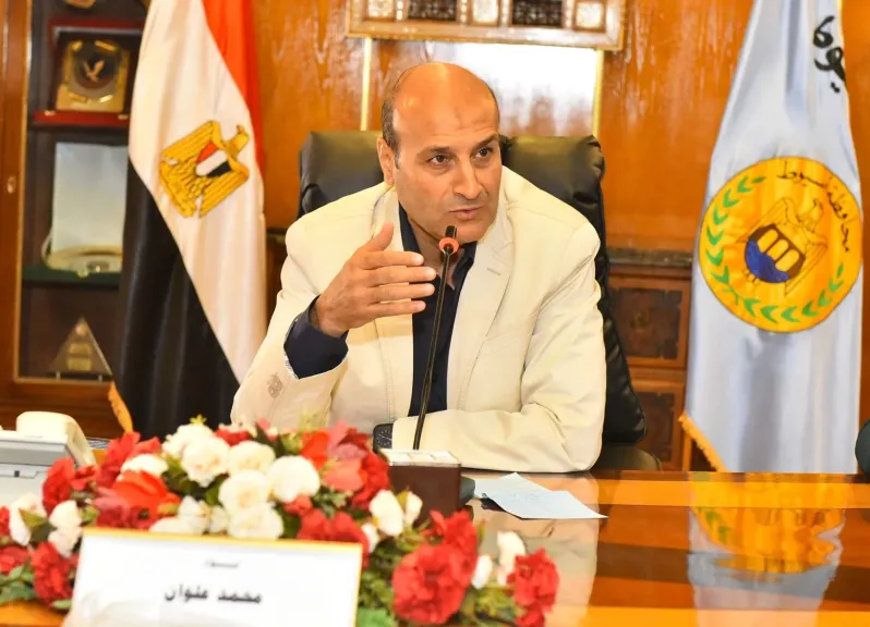 جانب من متابعه 