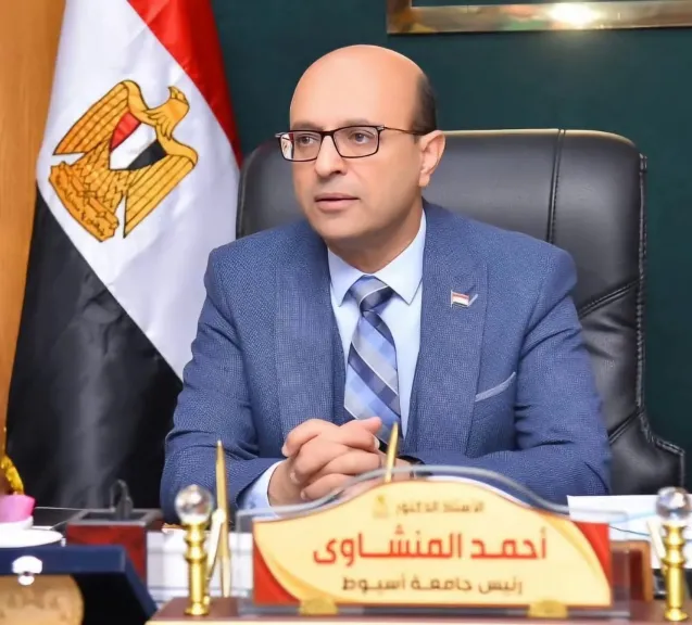 جانب من متابعه 