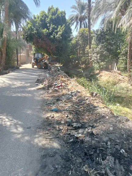 جانب من متابعه 