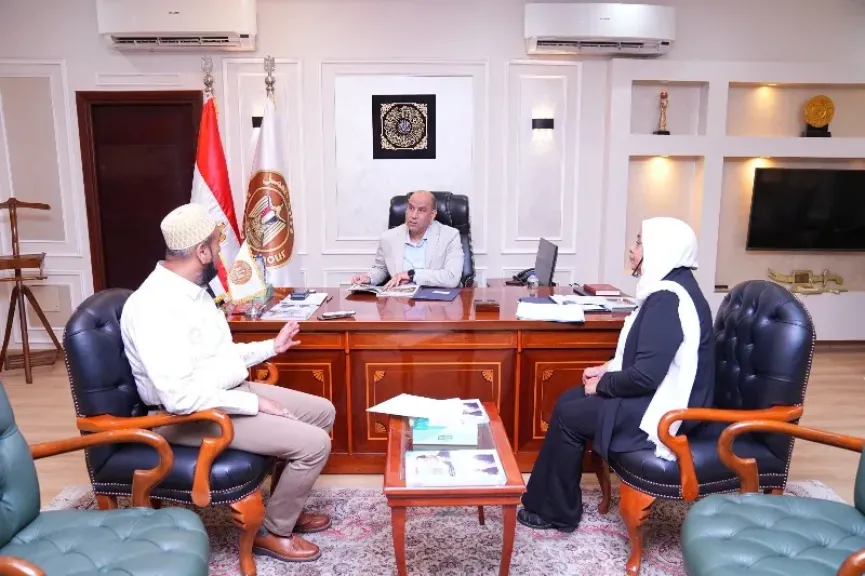 اجتماع وزير العمل مع ممثل سلطان البهرة بالقاهرة
