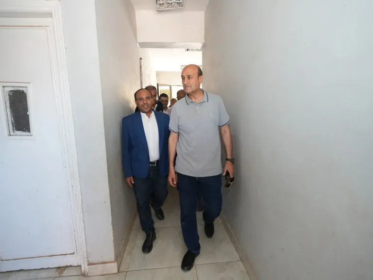 جانب من متابعه 