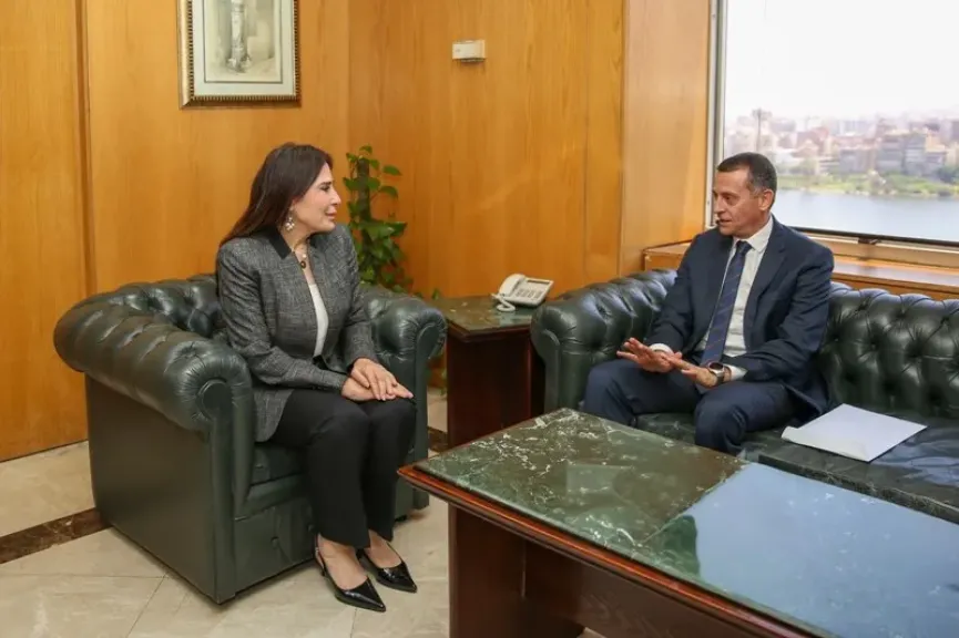 اجتماع وزيرة الإسكان ومحافظ أسوان