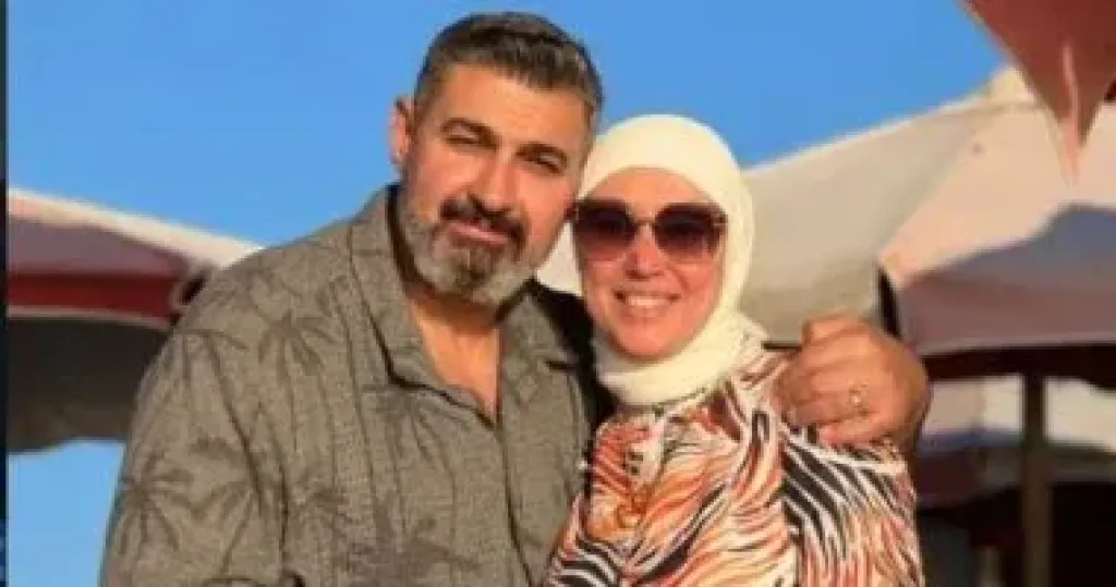 ياسر جلال وزوجته 