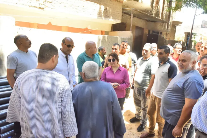 جانب من متابعه 