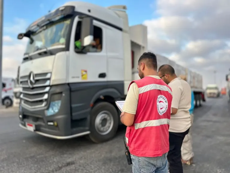 قافلة زاد العزة لدعم الأشقاء الفلسطينيين