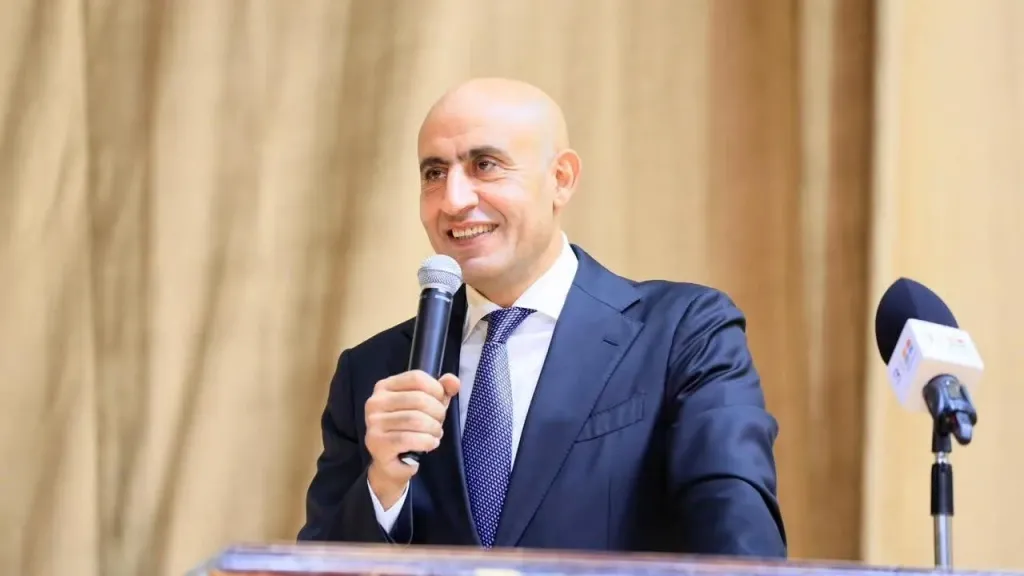 الوزير محمد عبد اللطيف 