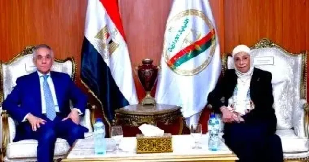 وزير العدل يهنئ رئيسة هيئة النيابة الإدارية بمناسبة توليها منصبها الجديد