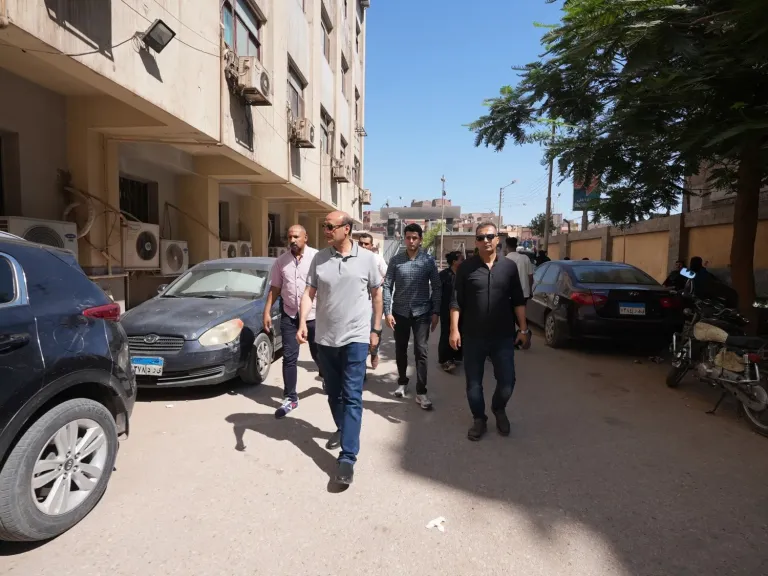 جانب من متابعه 