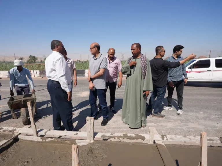 جانب من متابعه 