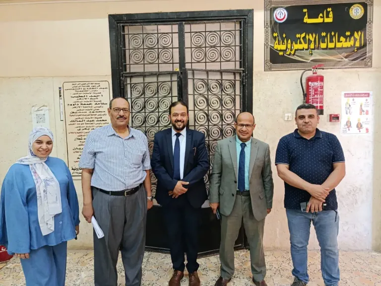جانب من متابعه 