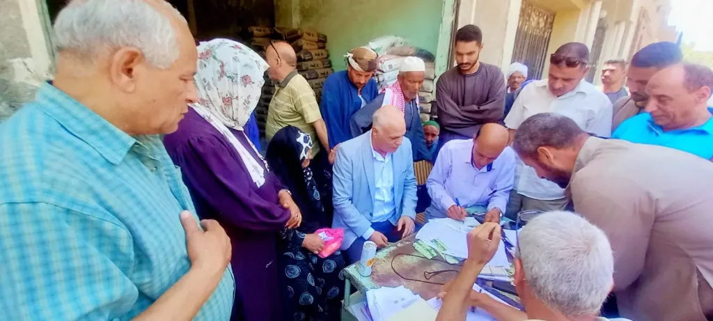 جانب من متابعه 