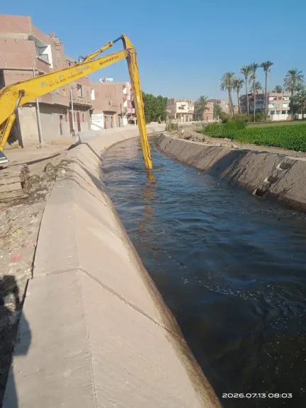جانب من متابعه 