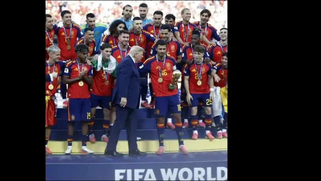 منتخب اسبانيا يهين الرئيس ترامب