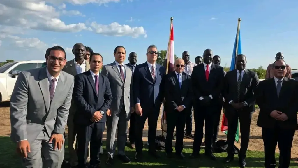 السفير المصري يفتتح محطة للمياه الجوفية في جنوب السودان