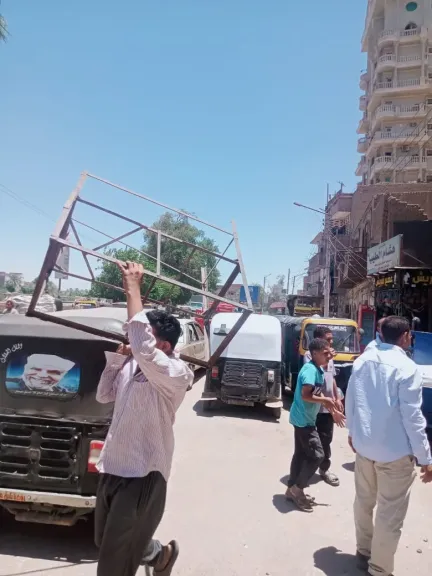 جانب من متابعه 