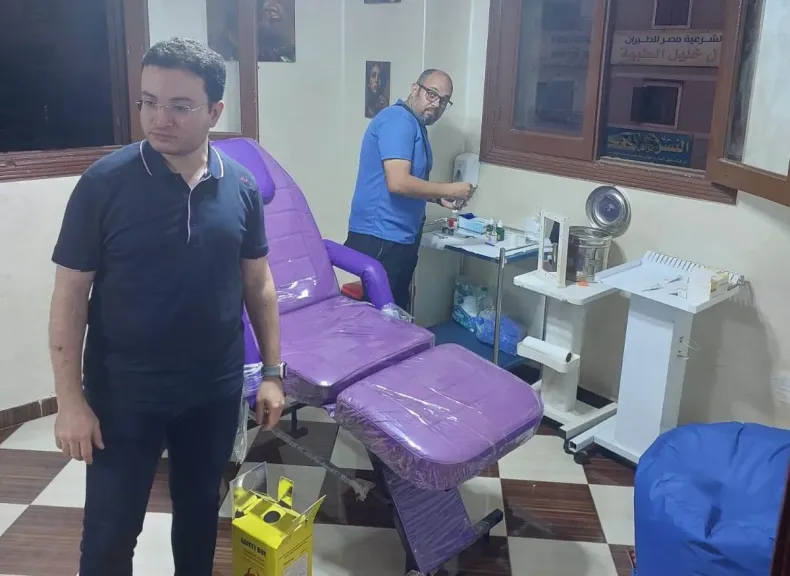 ضبط مندوب تسويق يدير عيادة جلدية بالمنصورة