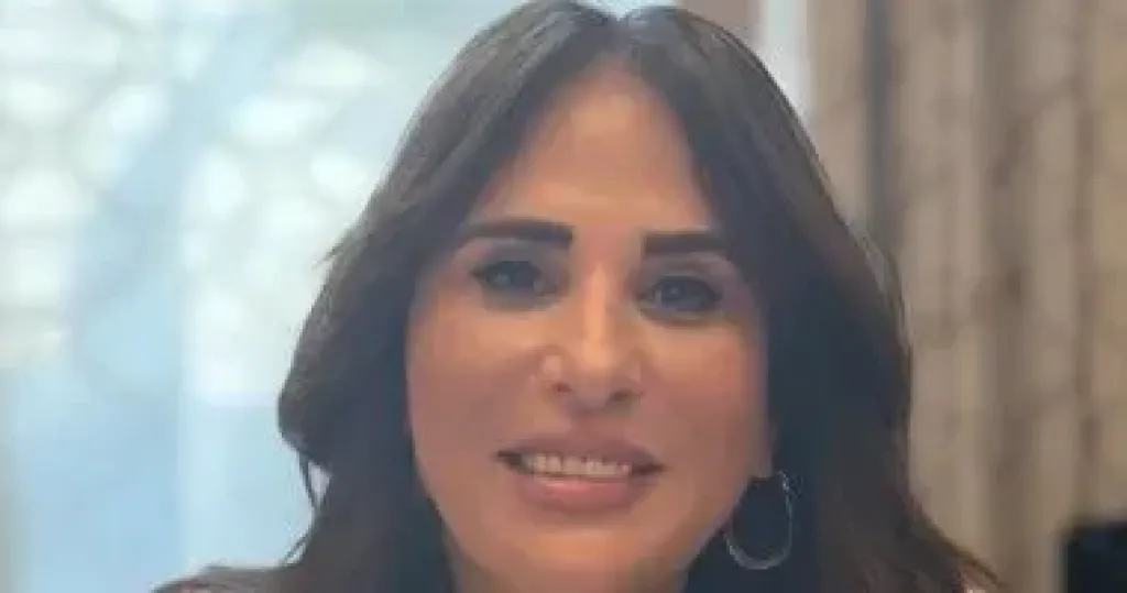وزيرة الاسكان 