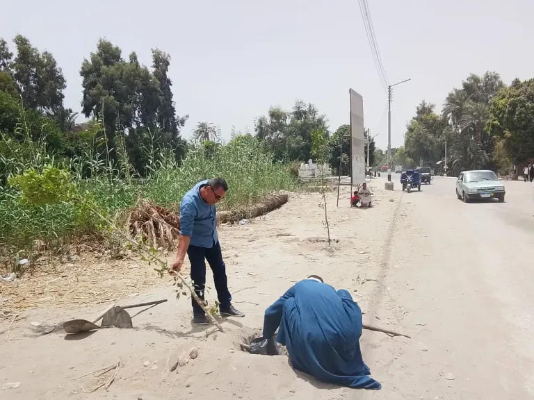 جانب من متابعه 