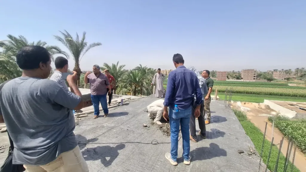 جانب من متابعه 