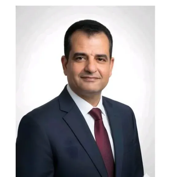 الكاتب والاعلامى محمود عمر