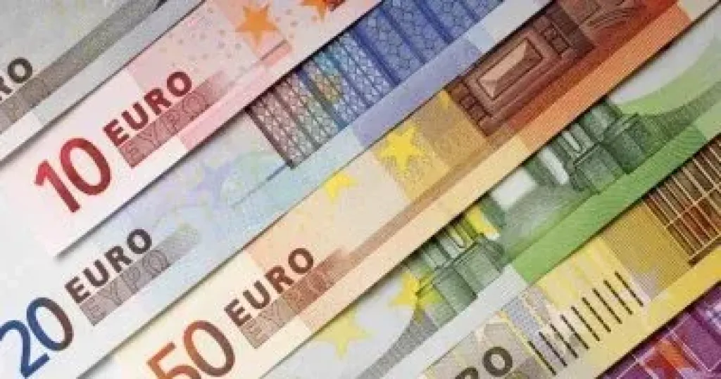 سعر اليورو فى بداية التعاملات