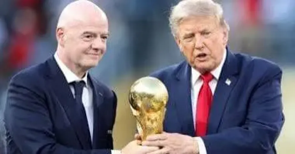 كأس العالم يتوسط إنفانتينو وترامب