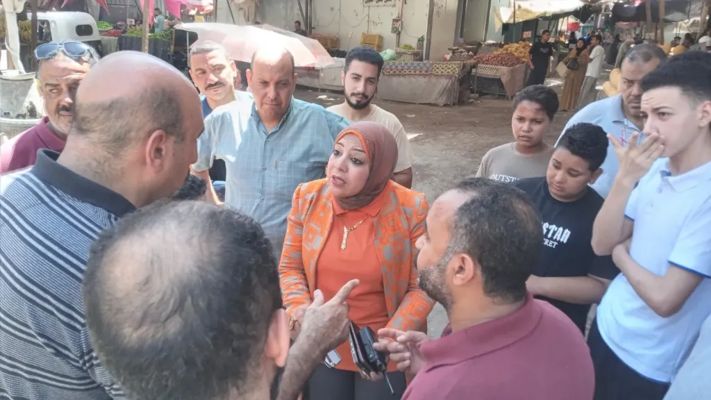 جانب من متابعه 