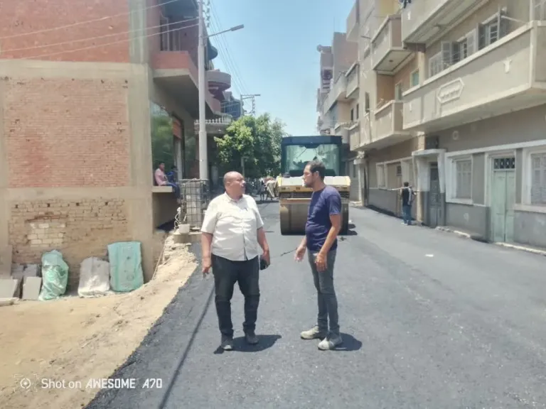 جانب من متابعه 