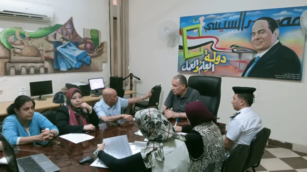 جانب من متابعه 