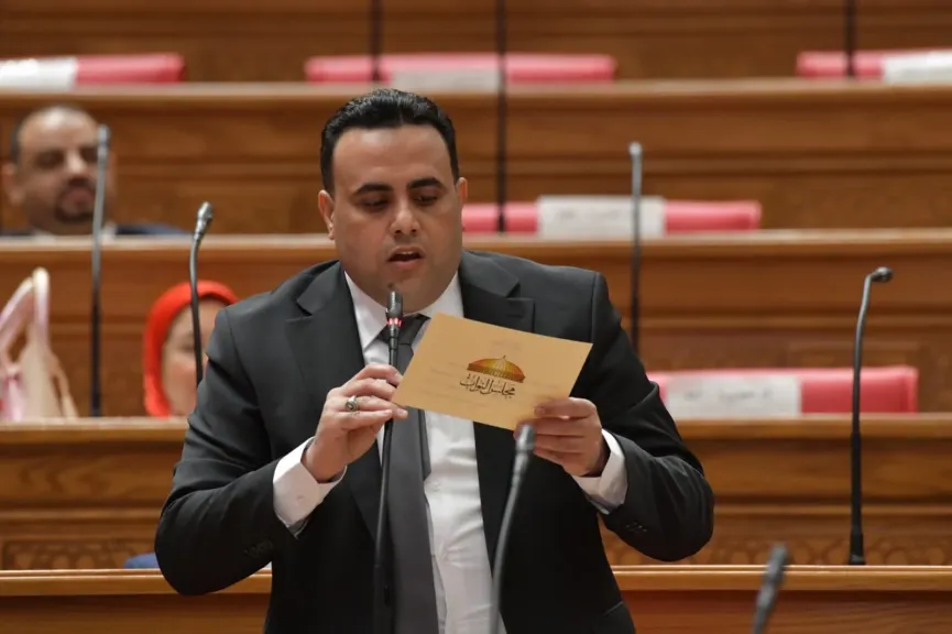 النائب مصطفى مزيرق