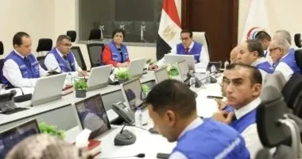 وزير الصحة والسكان يترأس اجتماع لجنة الأزمات