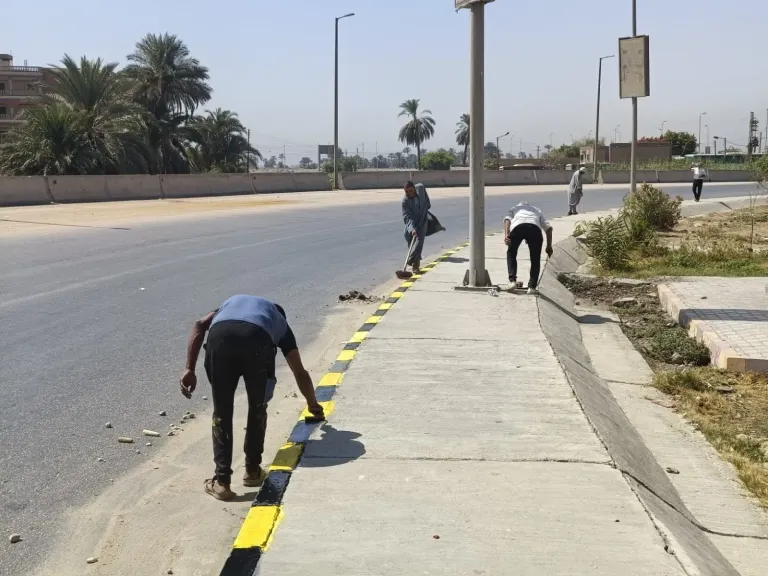 جانب من متابعه 