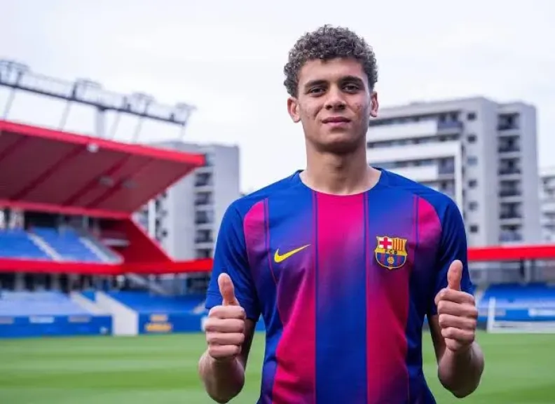 حمزة عبد الكريم لاعب برشلونة
